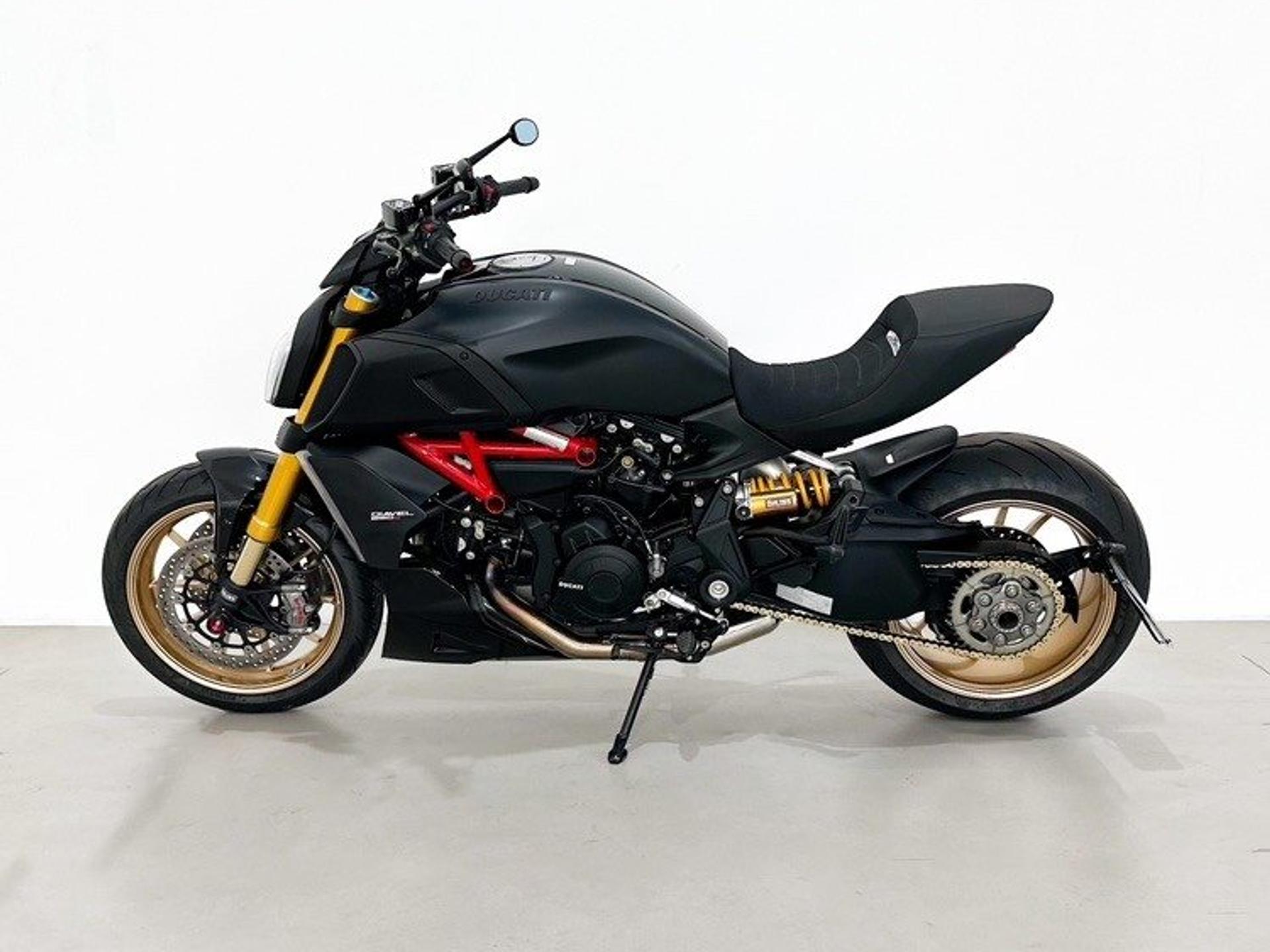 DUCATI - Diavel