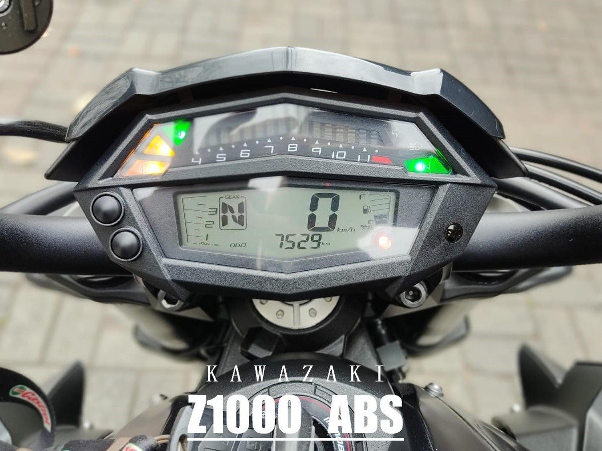 KAWASAKI - Z1000