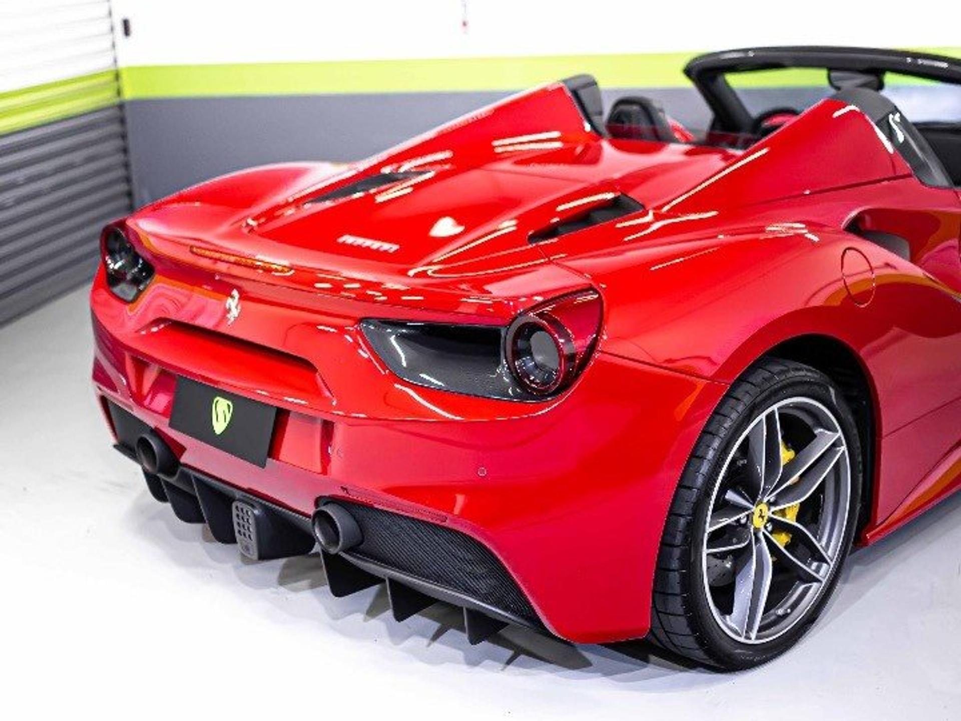 FERRARI - 488 Spider