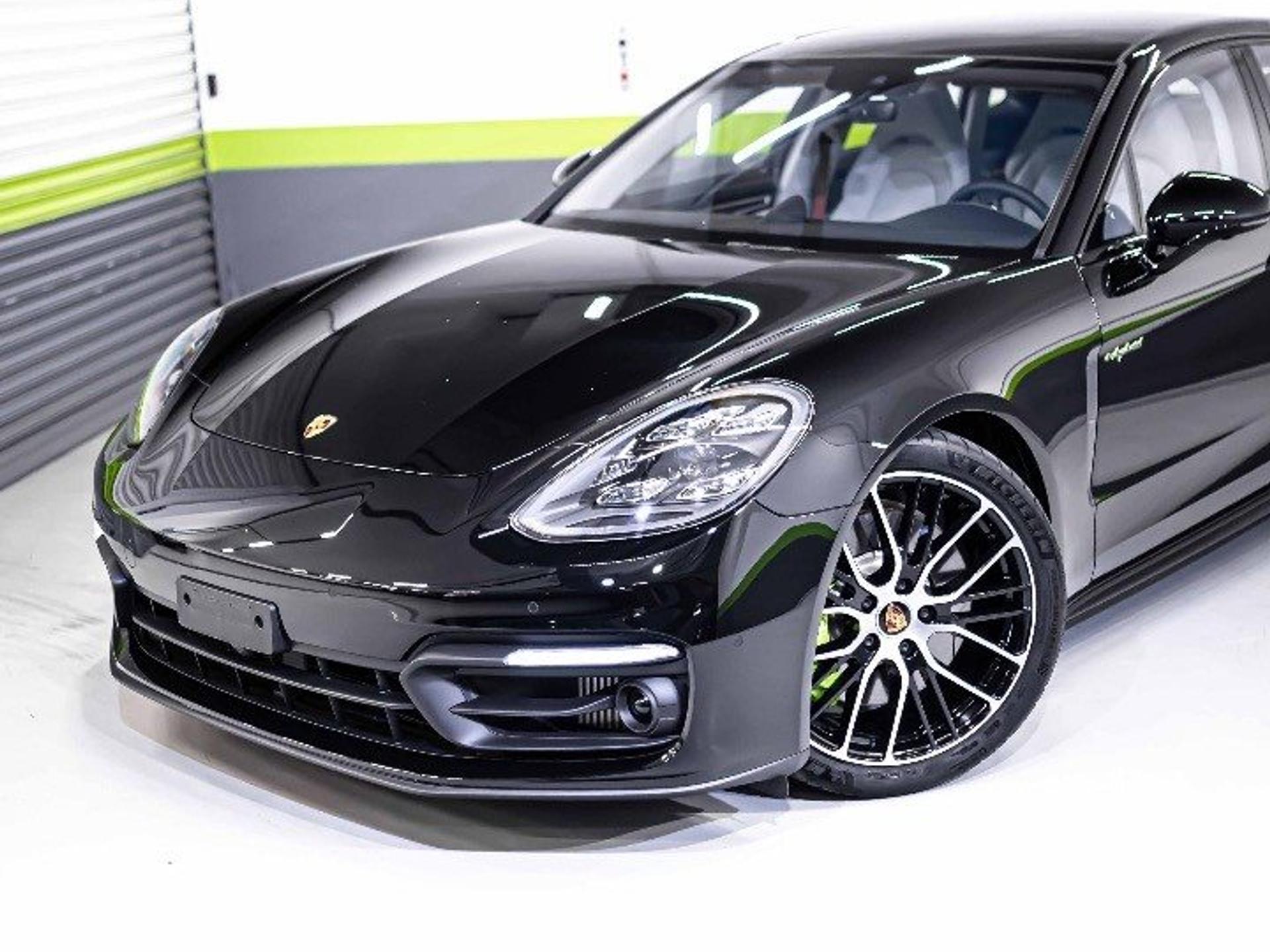 PORSCHE - Panamera