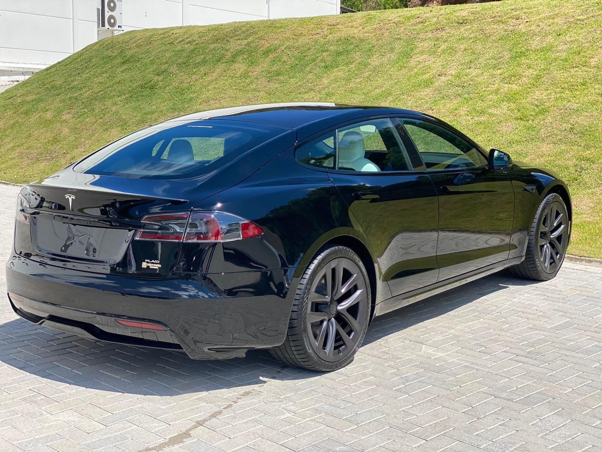 TESLA - Model S