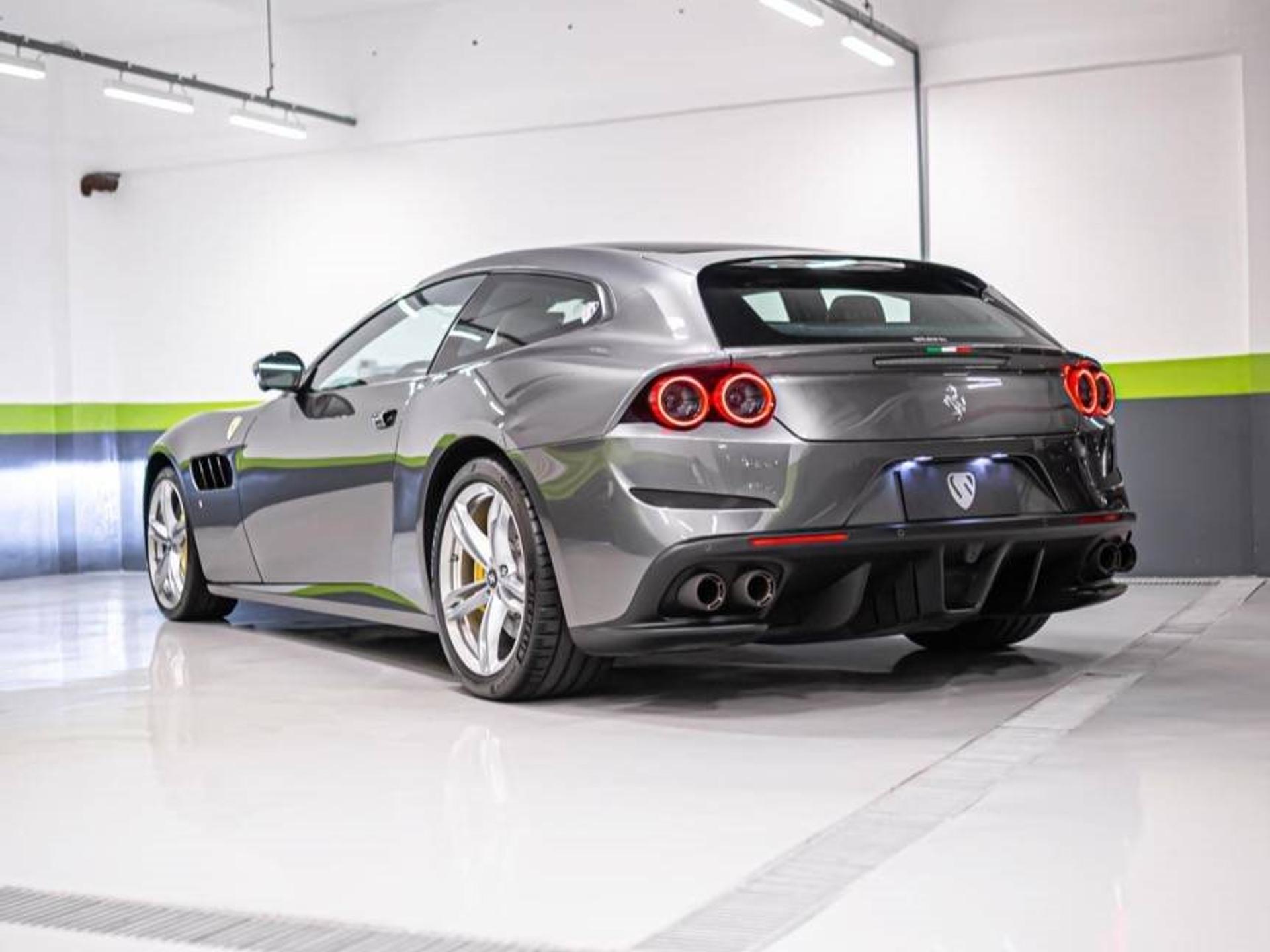 FERRARI - GTC4Lusso